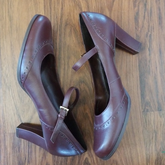 EUC Etienne Aigner Maroon Mary Jane Pumps Sz 10 - Picture 3 of 7